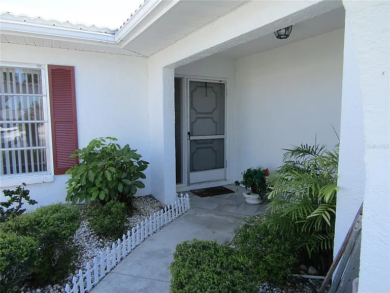 1608 Lilliput Ct — Photo 2