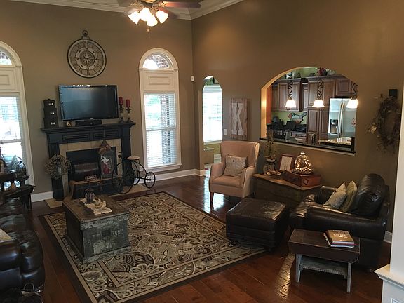 5th image of 100 Taylor Elaine Dr