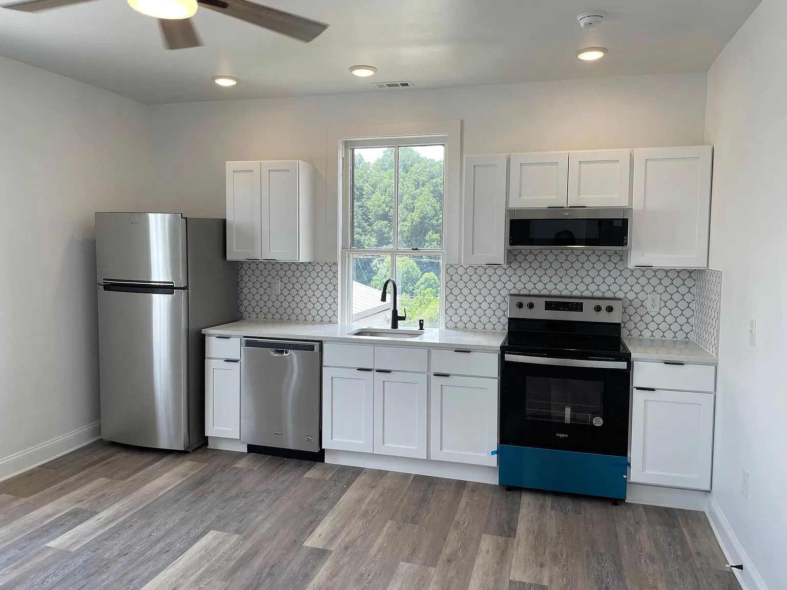 405 Rivermont Ave — Photo 2