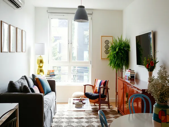 Shared Roof, 7009 Greenwood Ave N #205, Seattle, WA 98103