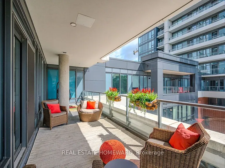 5 Wellington St S #301 — Photo 4