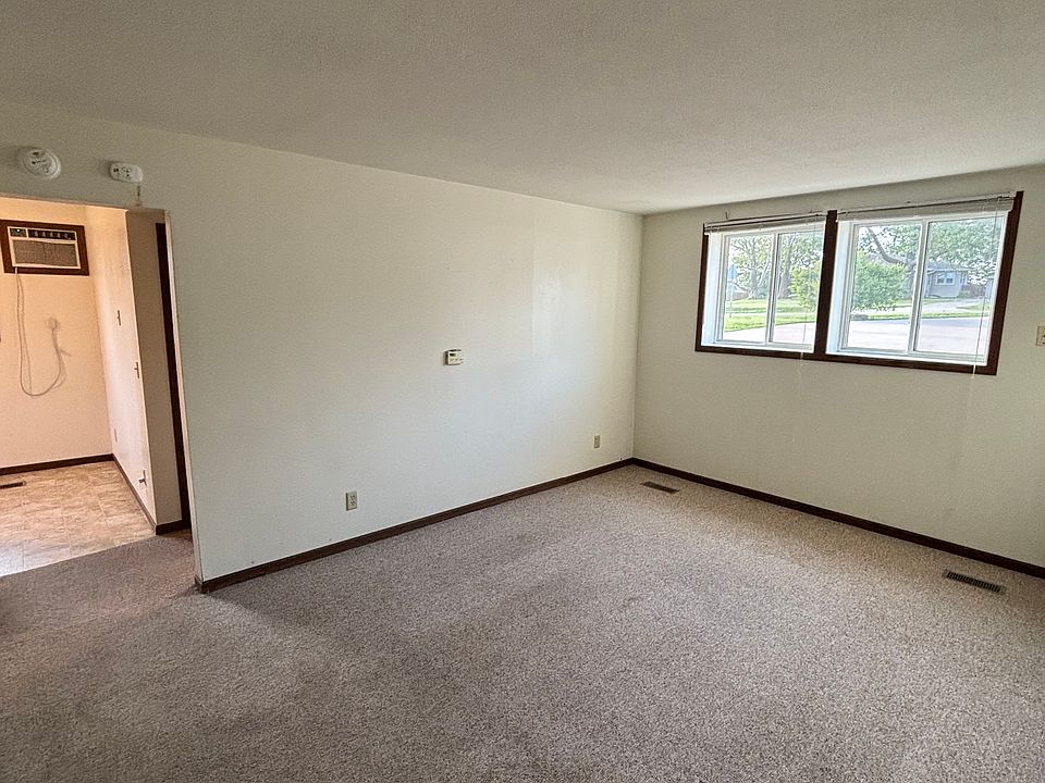 1st image of 208 Spruce St #3