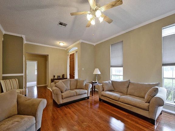 3rd image of 202 Meadow Woods Dr