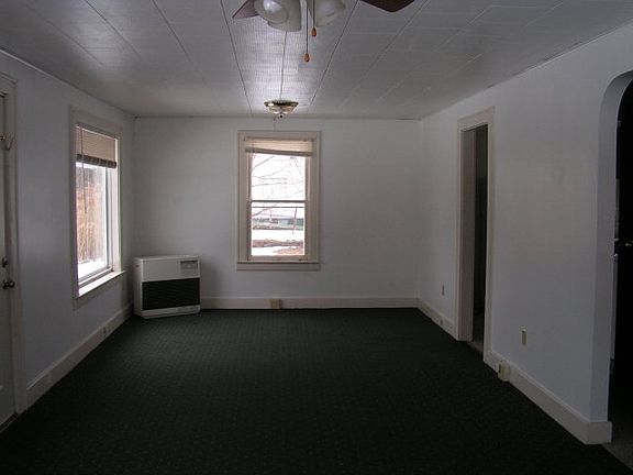 3rd image of 7 Chantecler Ct