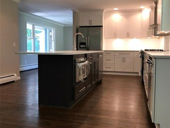 3rd image of 22 Valley Brook Dr