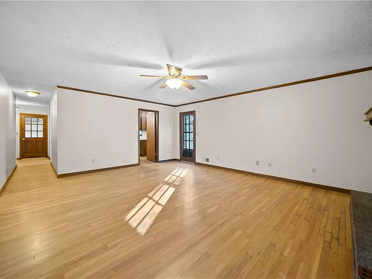 1131 Lafayette Dr SW — Photo 10