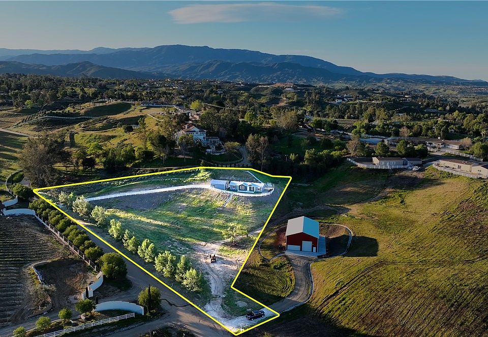 1st image of 40589 Los Amantes Rd