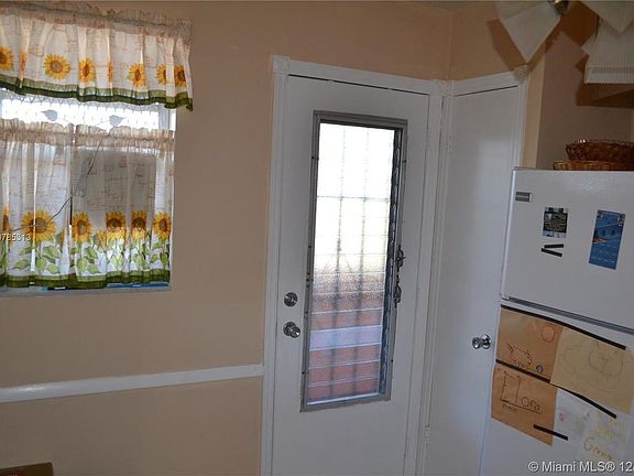 5th image of 19001 NE 14th Ave APT 323