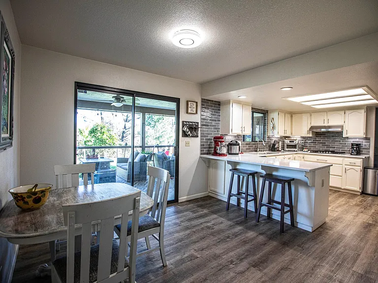 6665 Jonella Way — Photo 8