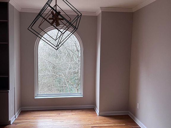 5th image of 128 W Grn #128