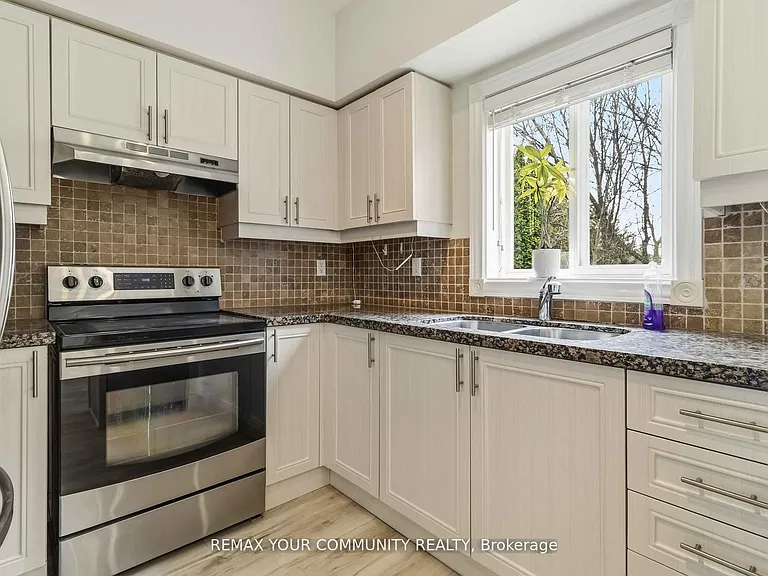 120 Shaftsbury Ave — Photo 14