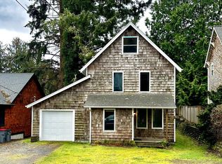 715 8th St, Gearhart, OR 97138