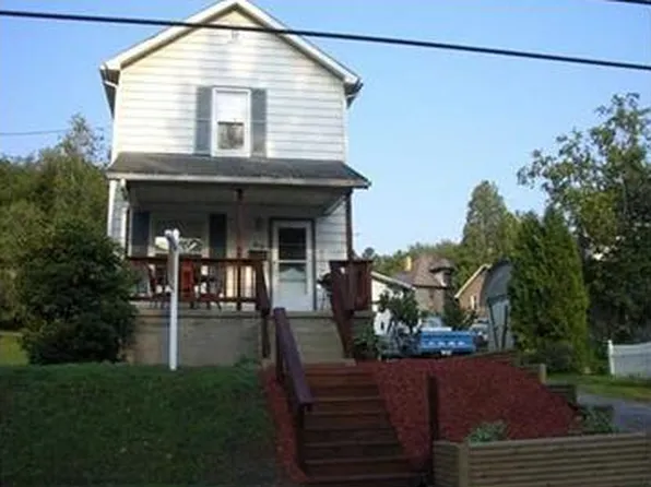 33 Clarksville St, Greenville, PA 16125