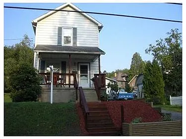 33 Clarksville St photo 1