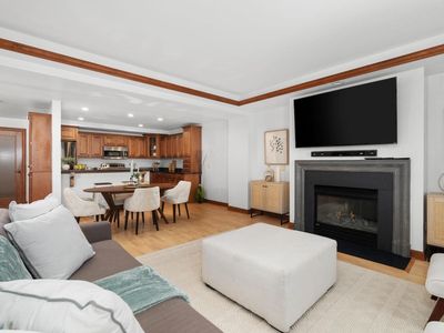 123 West Washington Avenue UNIT 706, Madison, WI, 53703