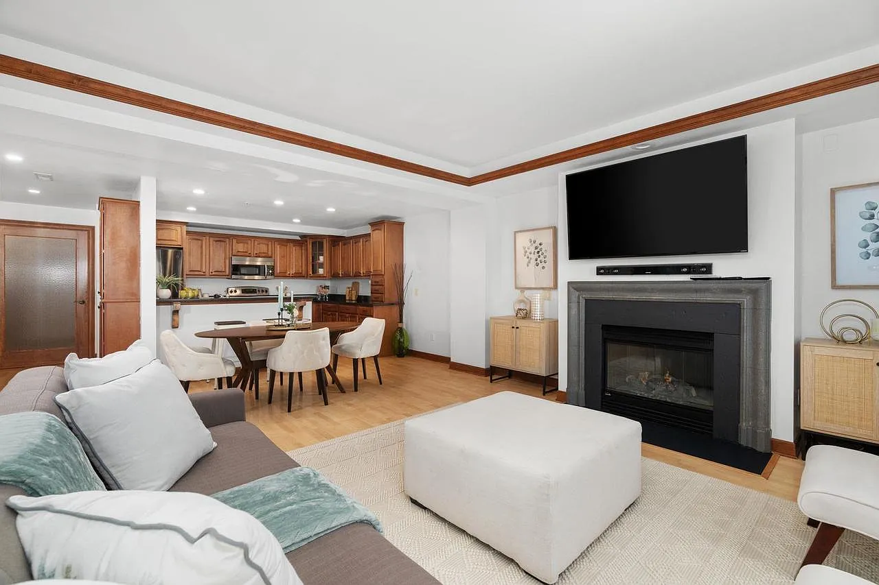 123 West Washington Avenue #706 photo 1