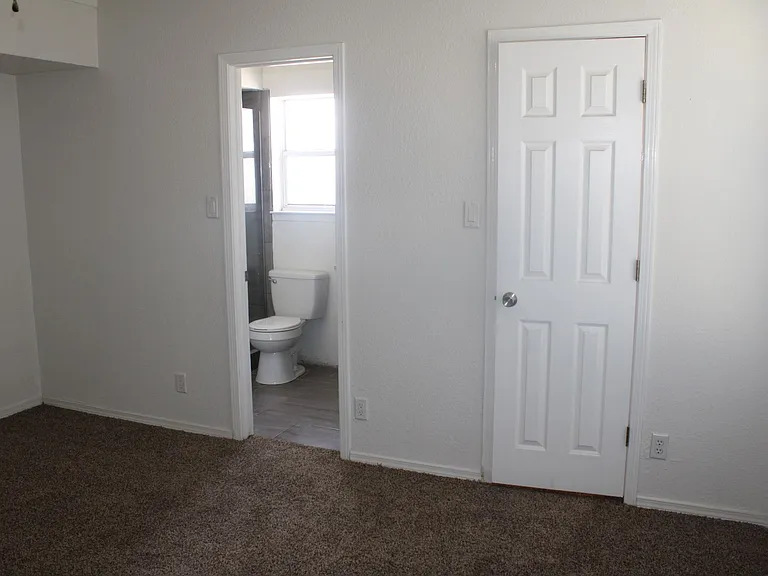 1651 Saint Stephen Pl — Photo 22