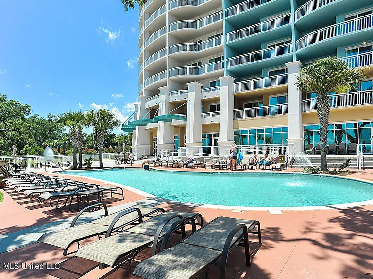 2230 Beach Dr #706 — Photo 26