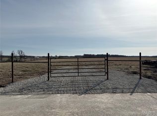 19600 Oasis Dr, Phillipsburg, MO 65722