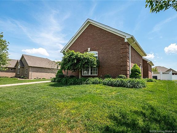 3rd image of 3127 Mackenzie Dr
