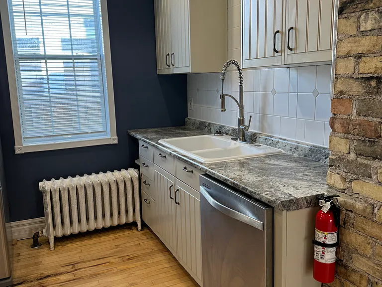 3332 Dupont Ave S #1 — Photo 5