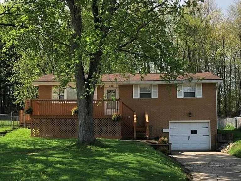 400 Brenda Dr — Photo 1