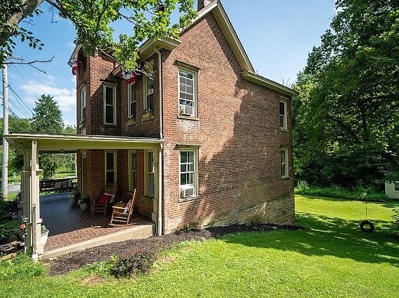 2nd image of 22 Anderson Dr