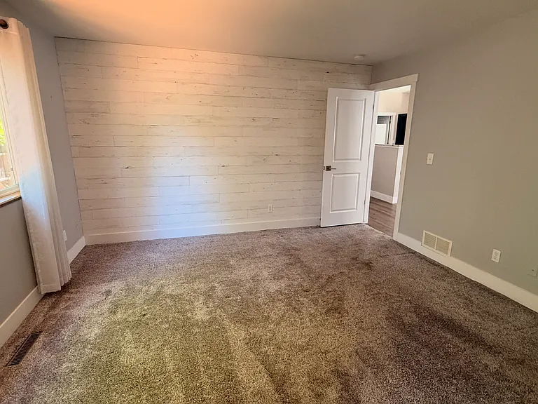 1210 Creekwood Ct — Photo 11