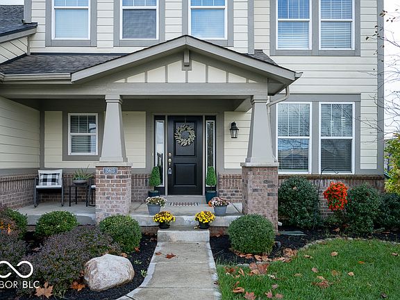 2nd image of 15613 Campolina Ln