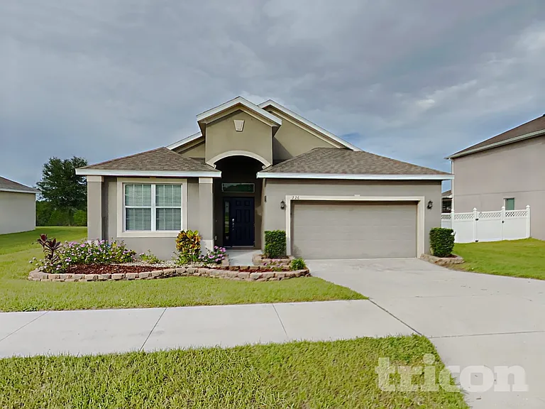 226 Blackstone Creek Rd — Photo 2
