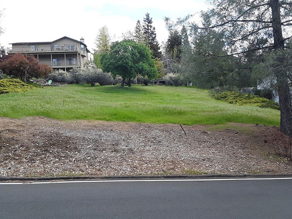 1st image of 691 Dogwood Dr