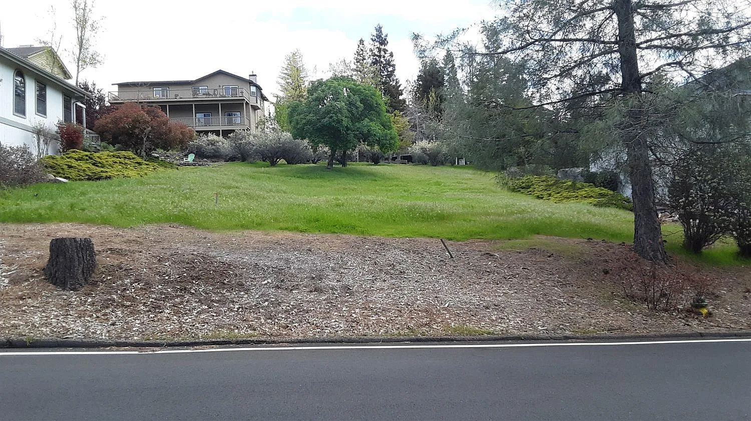 691 Dogwood Dr photo 1