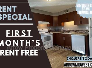 515 S 2nd St #4, Seward, NE 68434