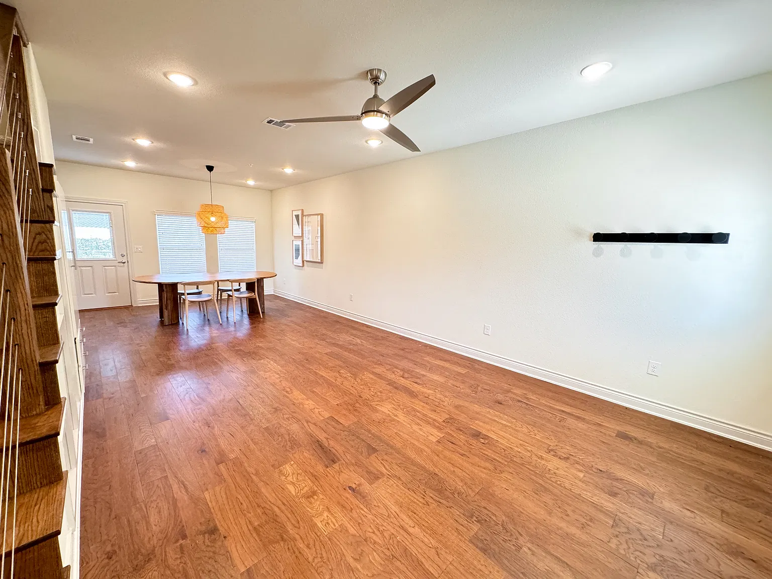3 bed, 2.5 bath, 2014 sqft, $2,300 — Photo 3
