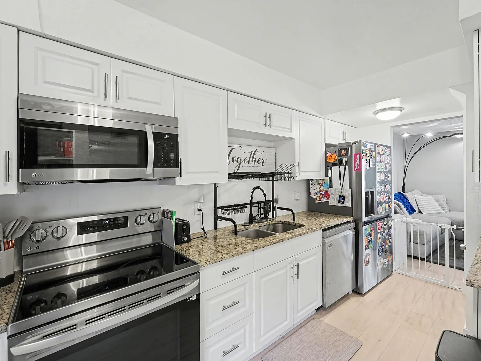 2 bed, 1.5 bath, 997 sqft, $2,100 — Photo 3
