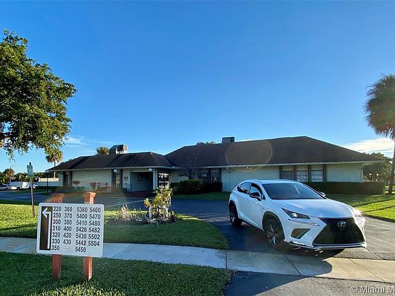 3rd image of 5545 N Lakewood Cir N #413