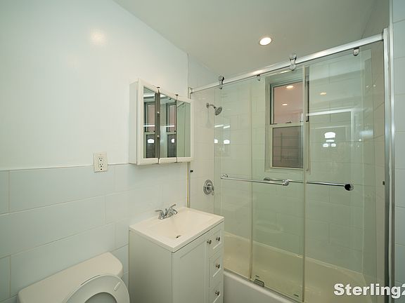 5th image of 25-38 Astoria Blvd #6