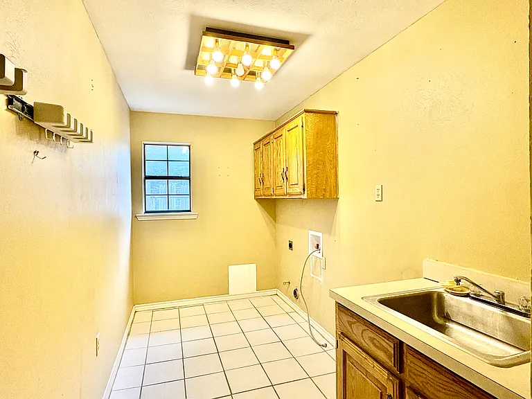 3117 Sandy Trail Ln — Photo 37