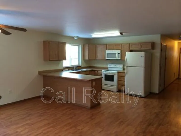 732 S Altamont St — Photo 3