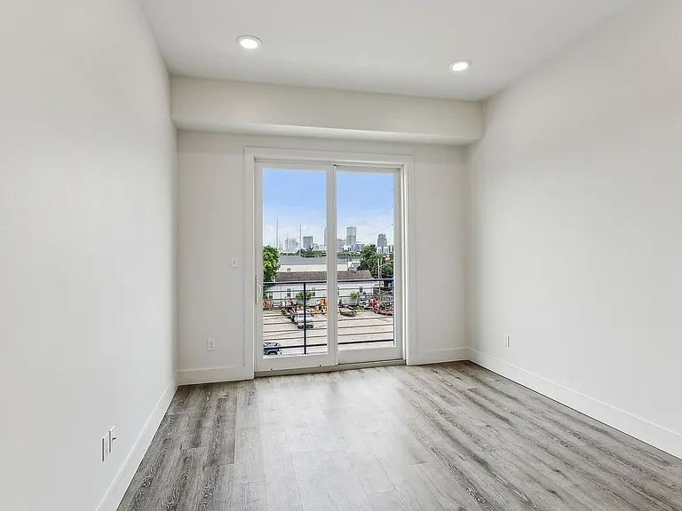 3001 Conti St #304 — Photo 23