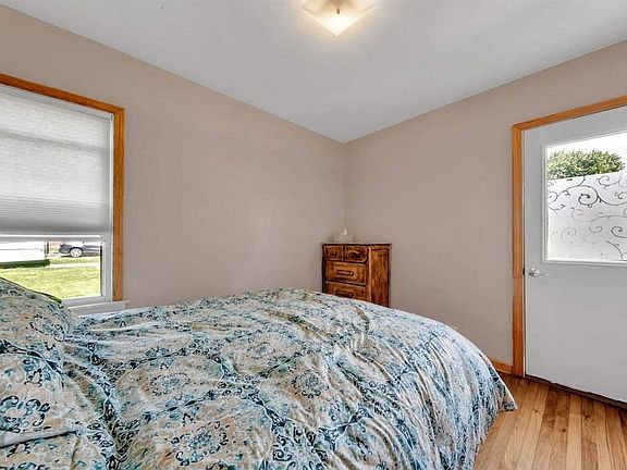 2nd image of 22235 Bon Heur St