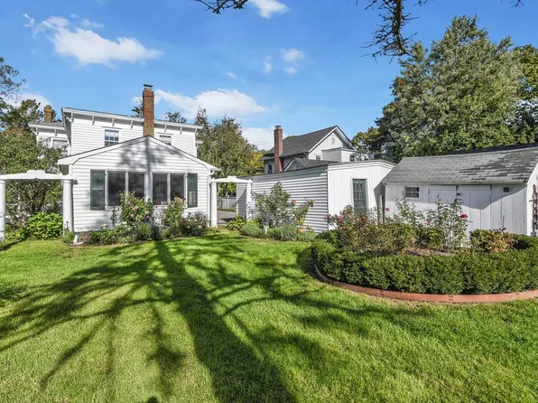 168 S Country Rd, Bellport Village, NY 11713