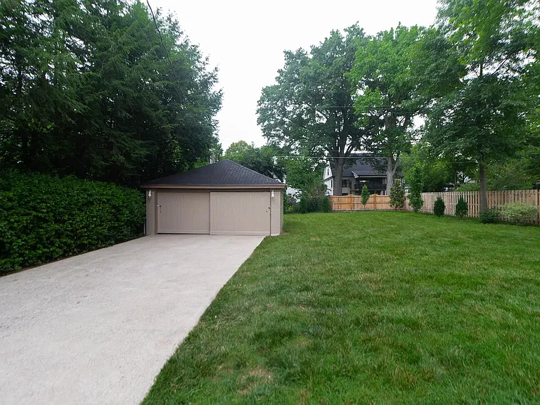 147 Jesselin Dr — Photo 26