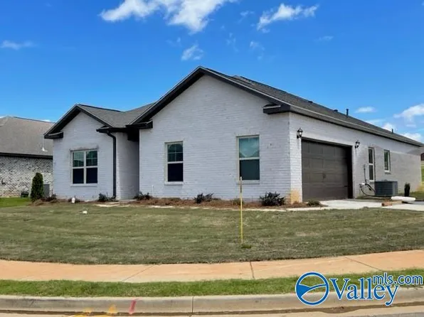13928 Lannister Ln, Athens, AL 35613