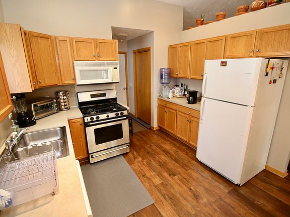 2nd image of 3055 Daybreak Ln