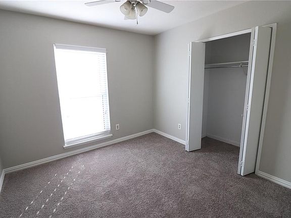 4th image of 733 Cambridge Dr