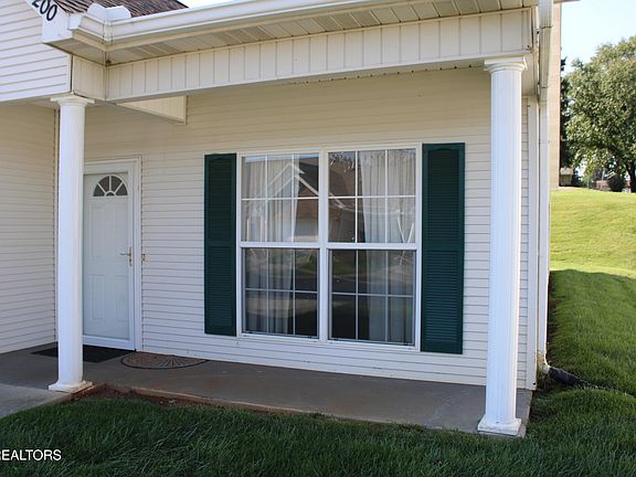3rd image of 200 Willington Pl