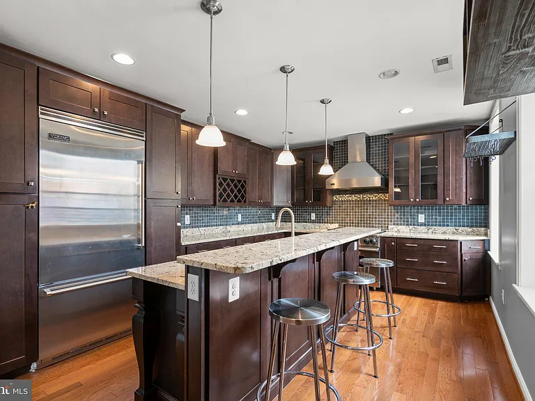 300 S Robinson St — Photo 12