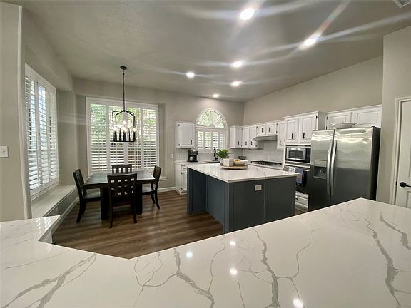 5th image of 1321 Newbury Ln