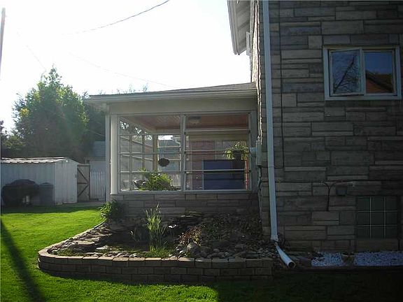 2nd image of 118 Greenwood Pl